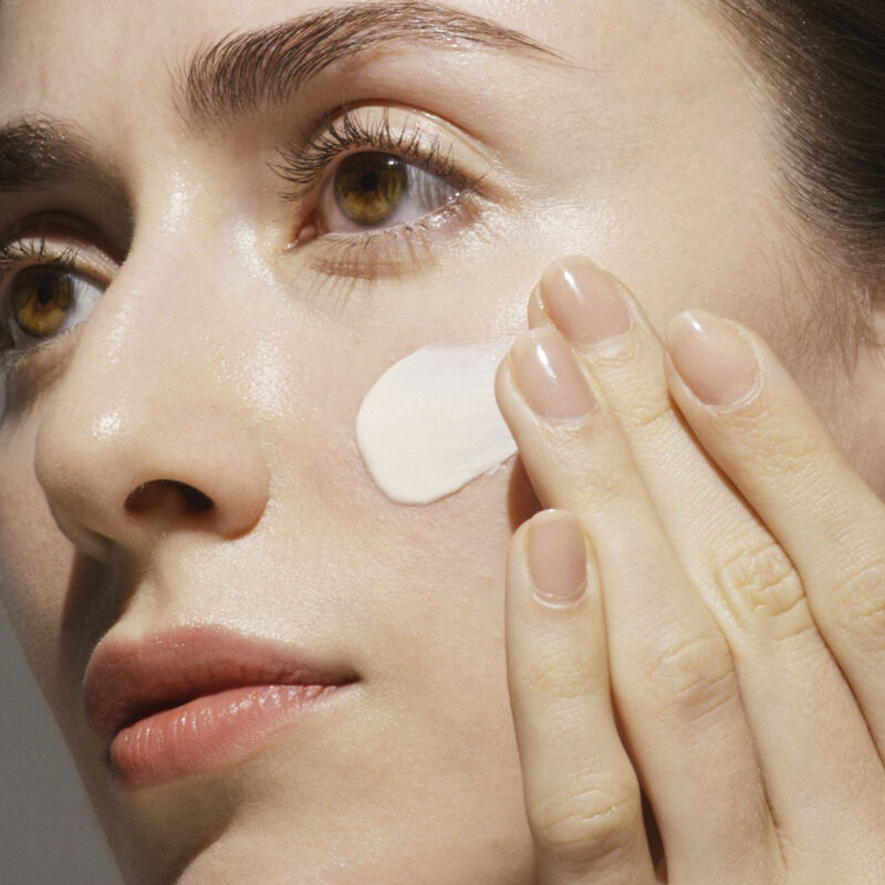 FUTURE SOLUTION LX UNIVERSAL DEFENSE SPF50