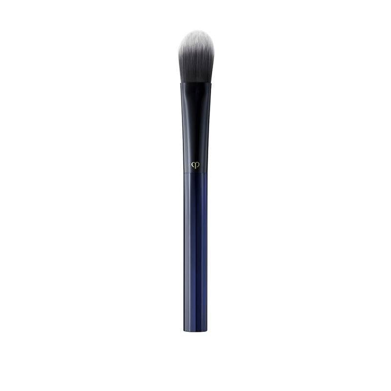 Clé De Peau Beauté Foundation Brush@