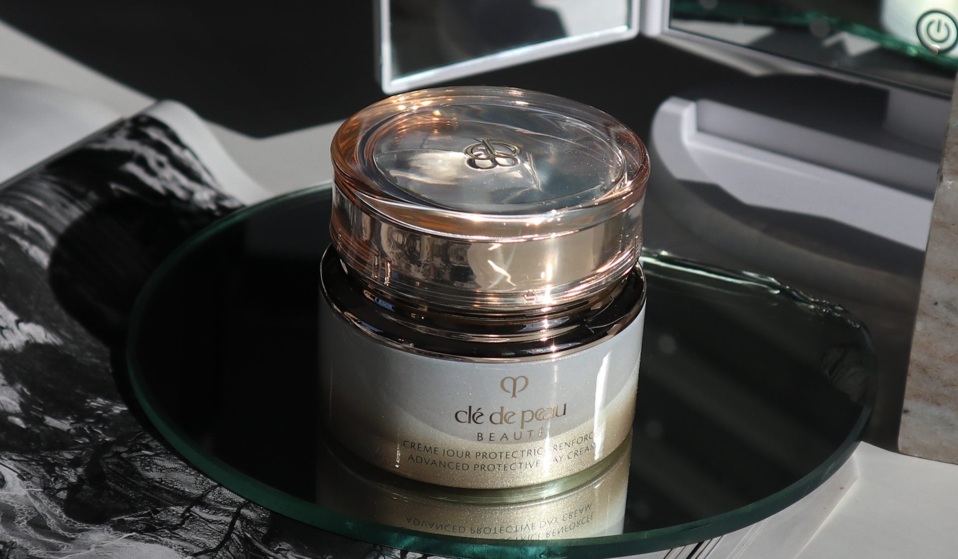 CPB ADVANCED PROTECTIVE DAY CREAM