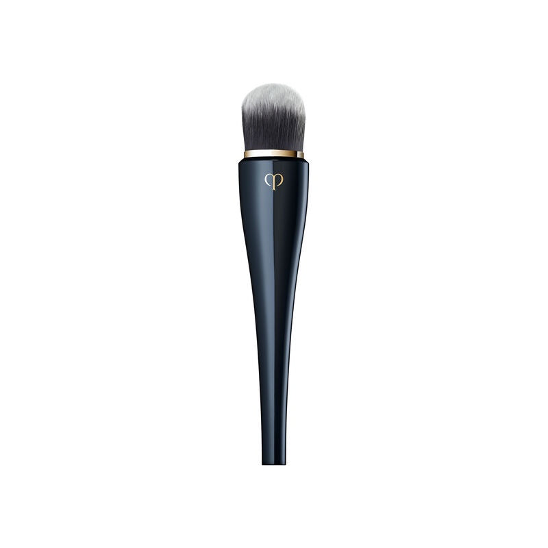 CLE DE PEAU BEAUTÉ LIGHT COVERAGE FOUNDATION BRUSH
