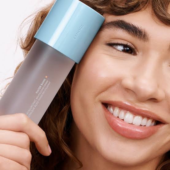 LANEIGE WATER BANK BLUE HYALURONIC EXFOLIATING TONER